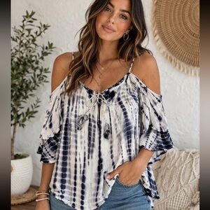 Boutique Boho Tie-Dye Cold Shoulder Blouse Flowy Tassel Top 💙🤍